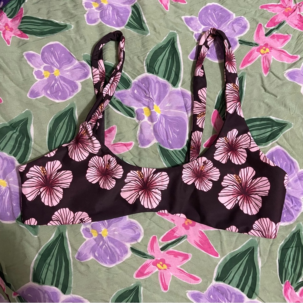 SOLD benoa swim outrigger south top